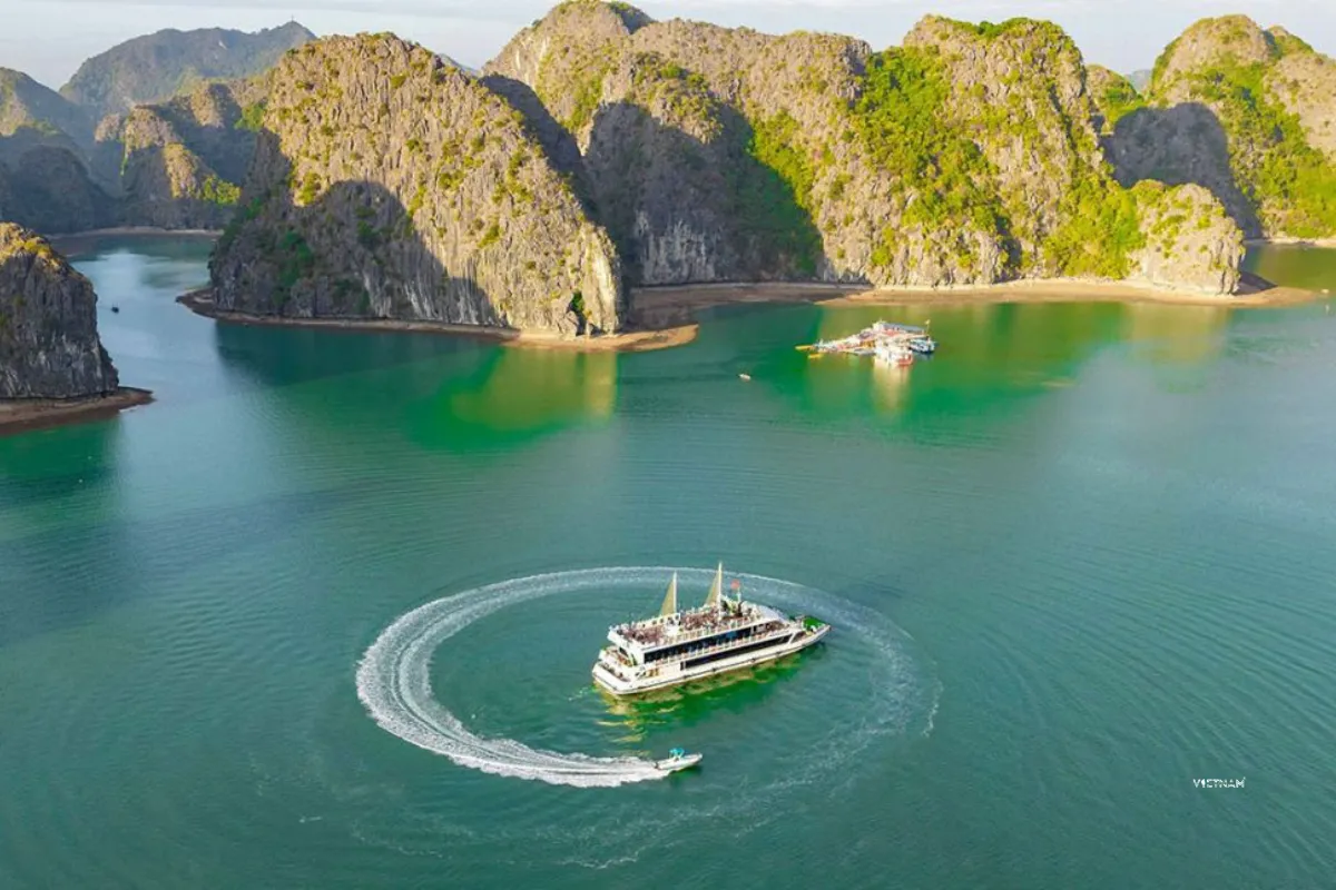Private Halong Bay day cruise from Hanoi City and Ha Long City