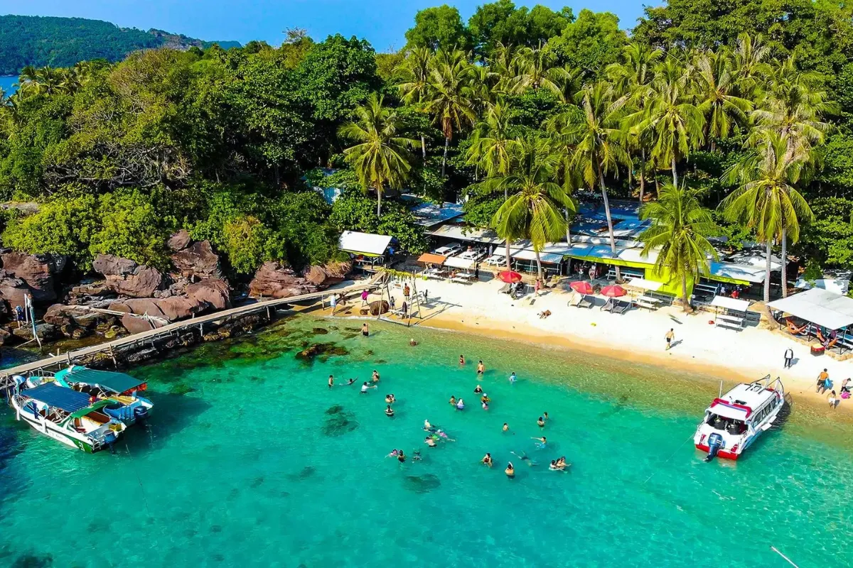 Island-Hopping in the An Thoi Archipelago
