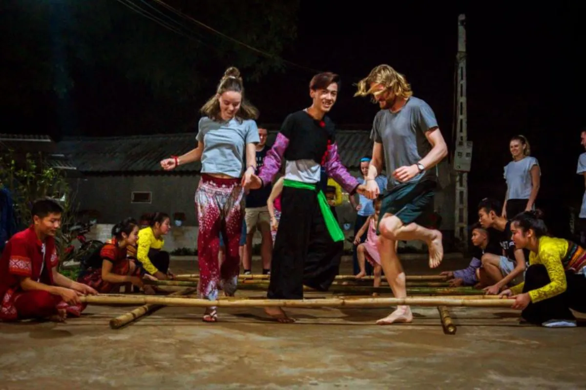 Enjoy a Traditional Thai Dance Performance