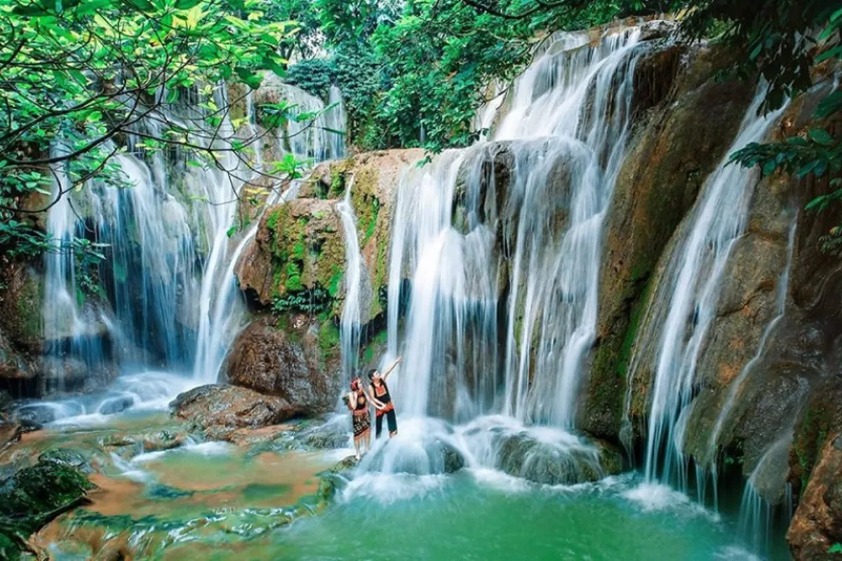 Discover Moc Chau's Waterfalls