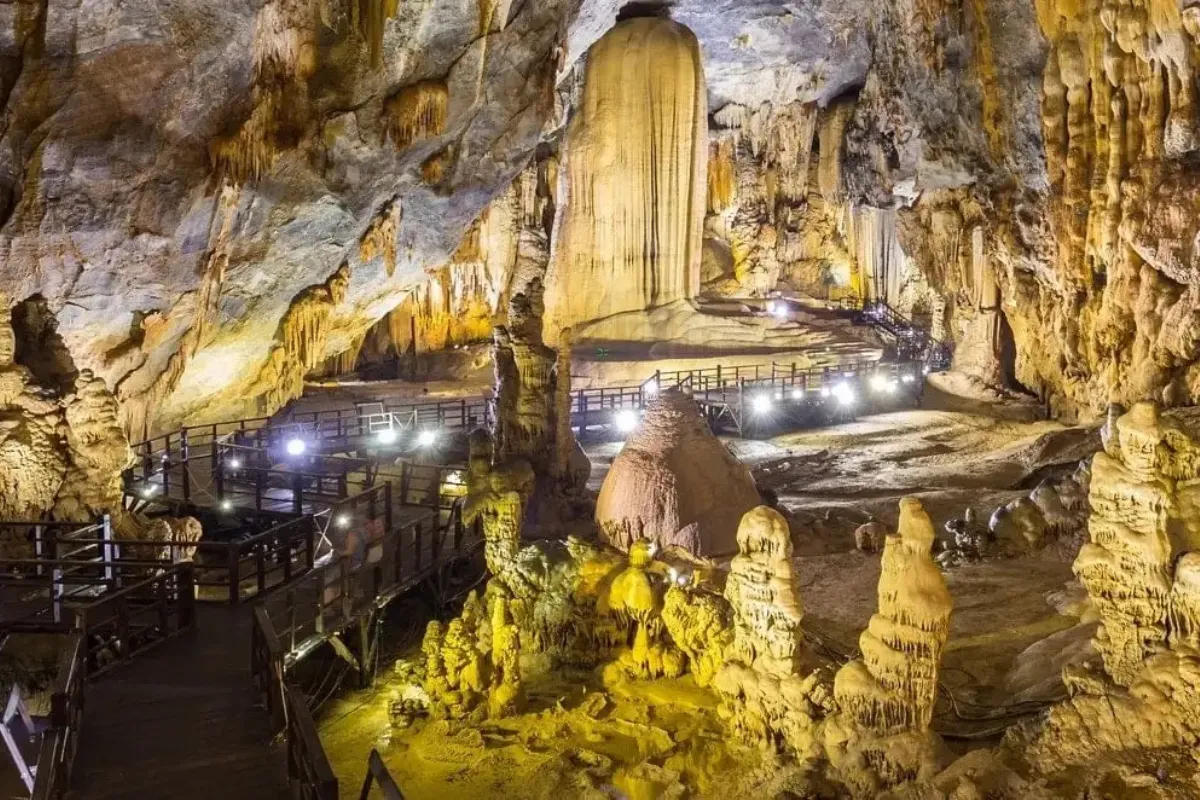 Explore Paradise Cave