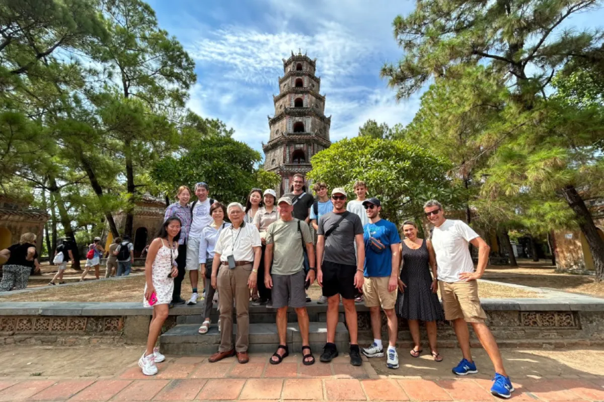 Visit Thien Mu Pagoda