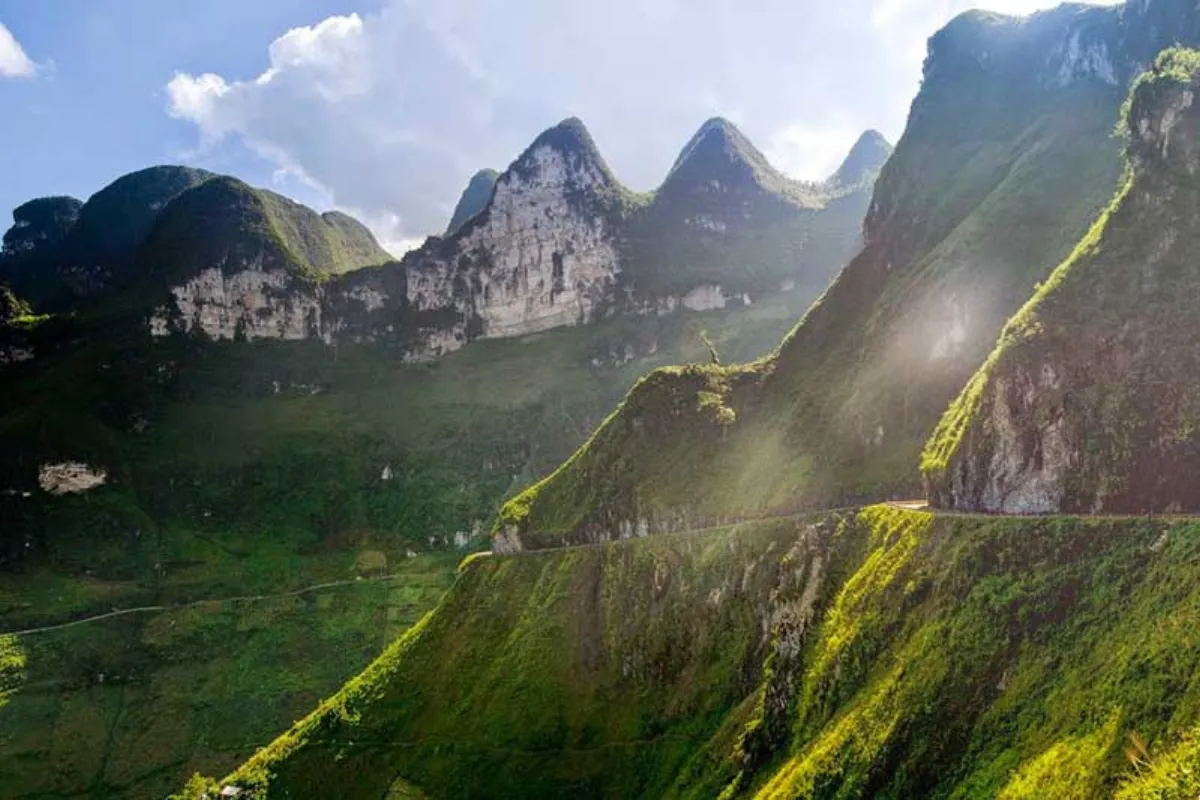 Stop at Thung Khe Pass